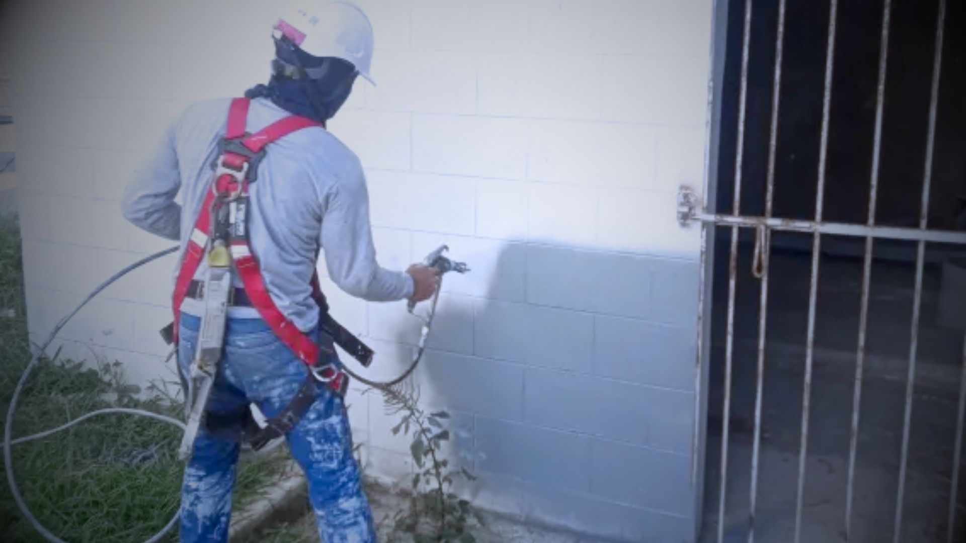 Pintura de fachada en bodegas industriales — imagen 2