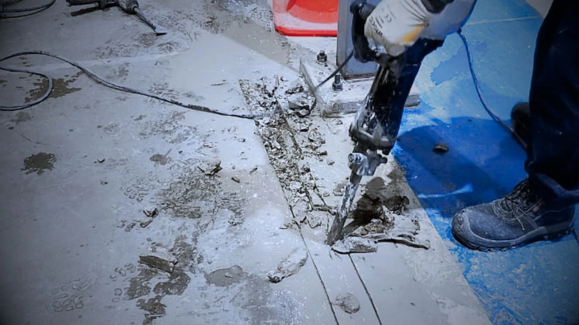 Reparación de juntas y zonas afectadas en pisos de bodegas logísticas