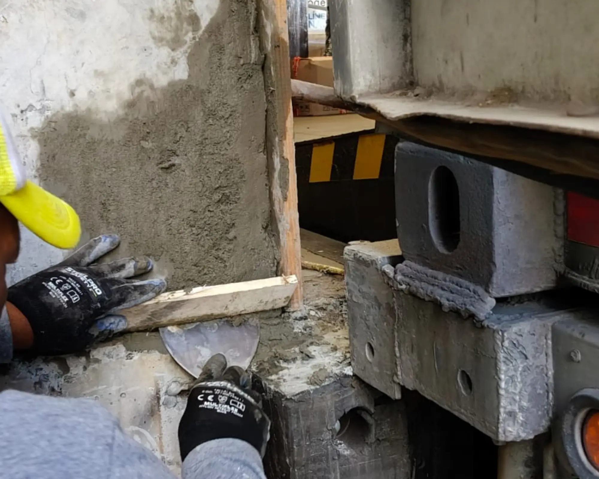 Tercer registro fotográfico del proyecto reparación de muros en muelles de carga