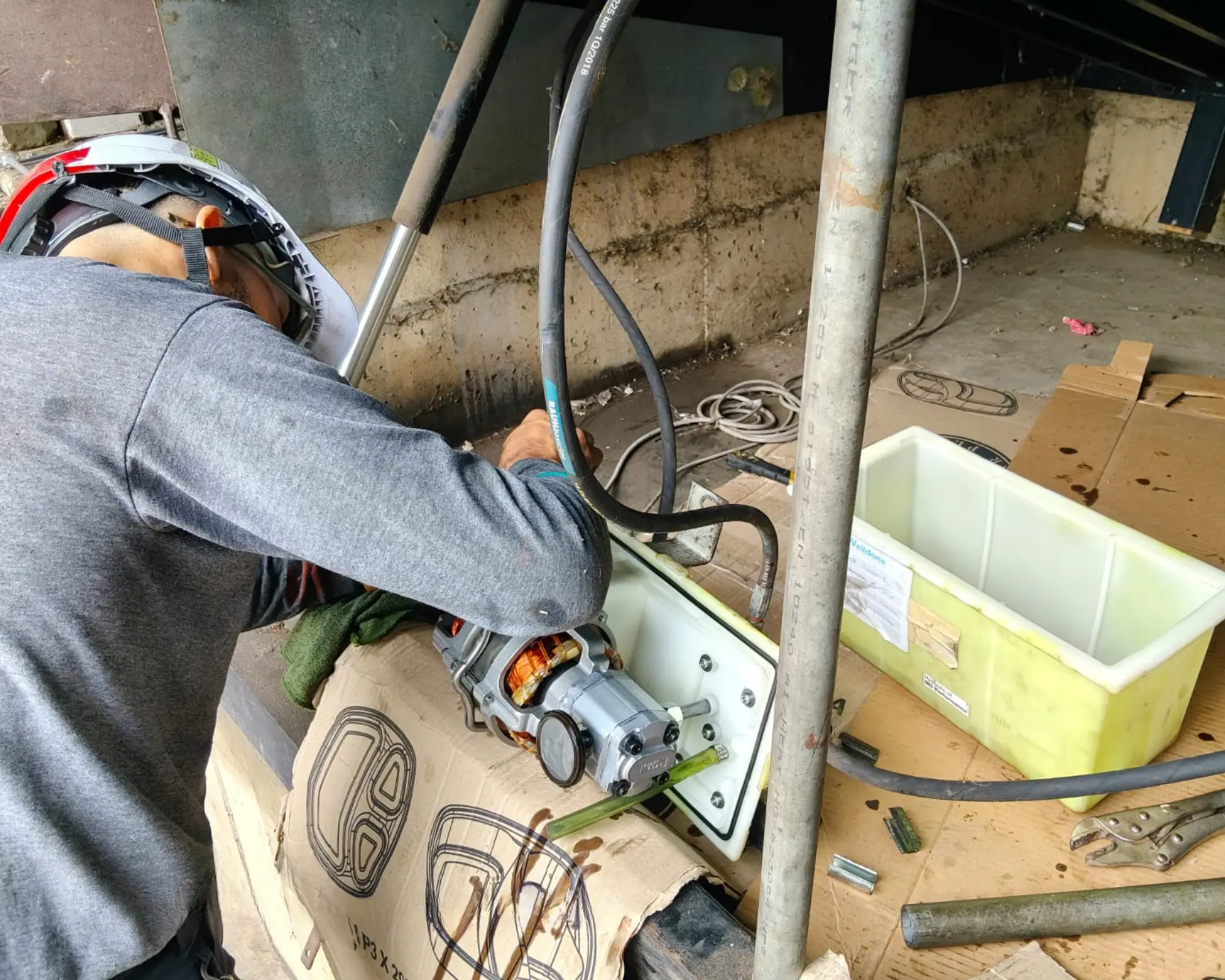 Segundo registro fotográfico del proyecto reparación del sistema de una plataforma hidráulica