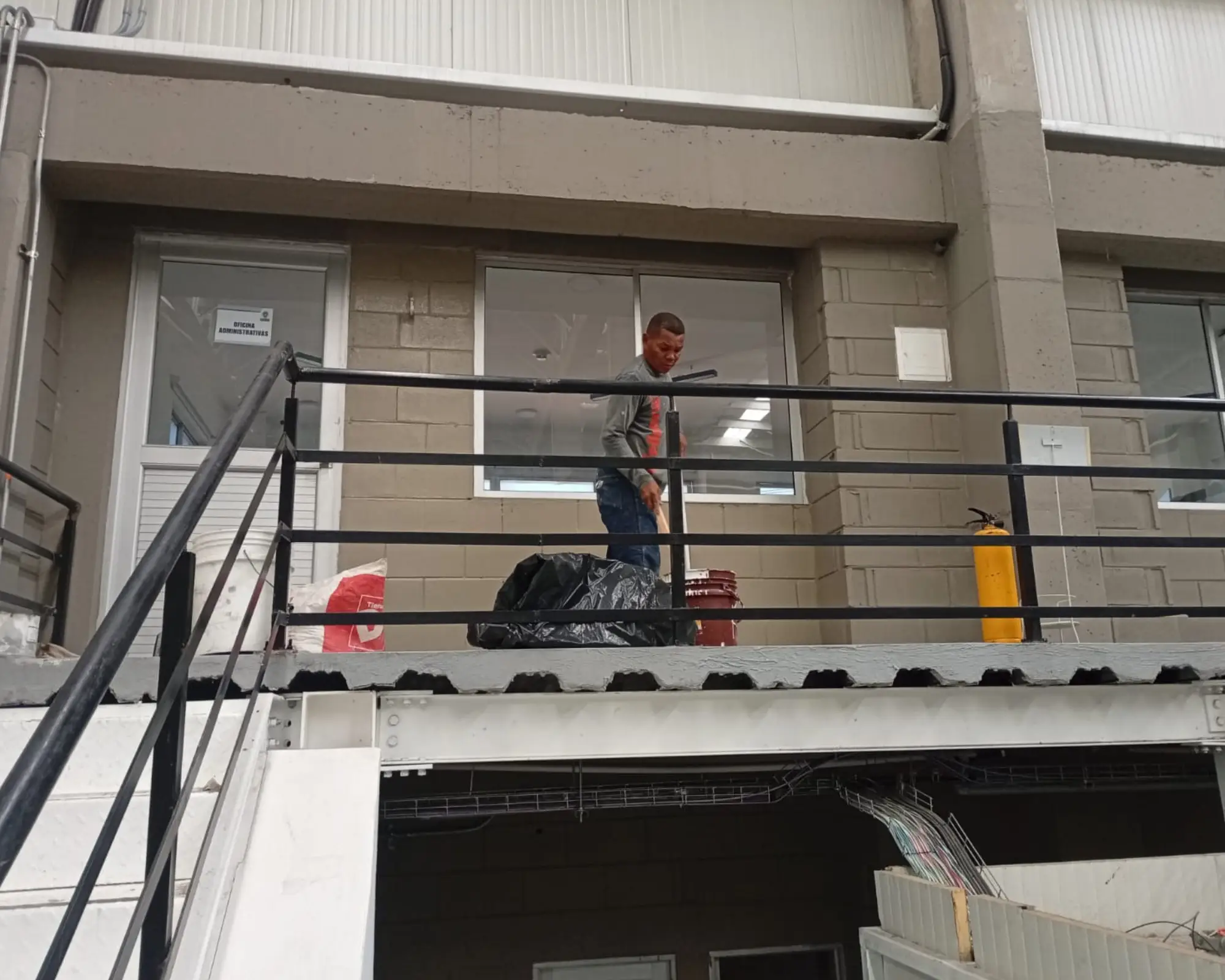 Segundo registro fotográfico del proyecto reparaciones locativas en oficinas